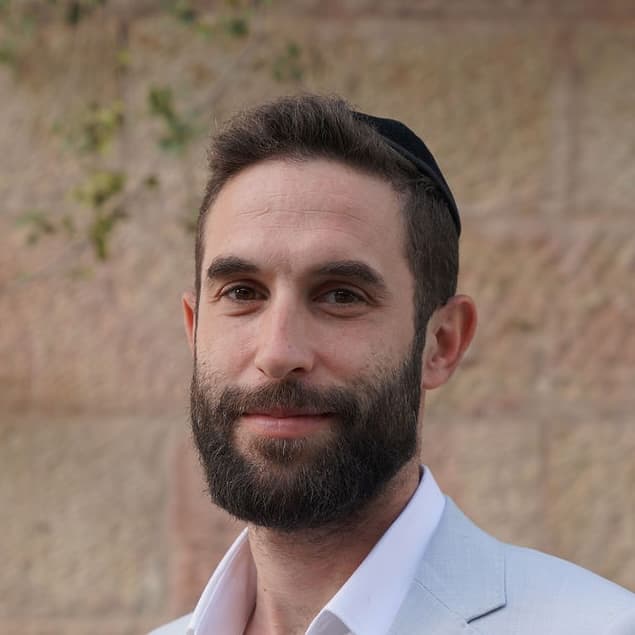 Broker photo