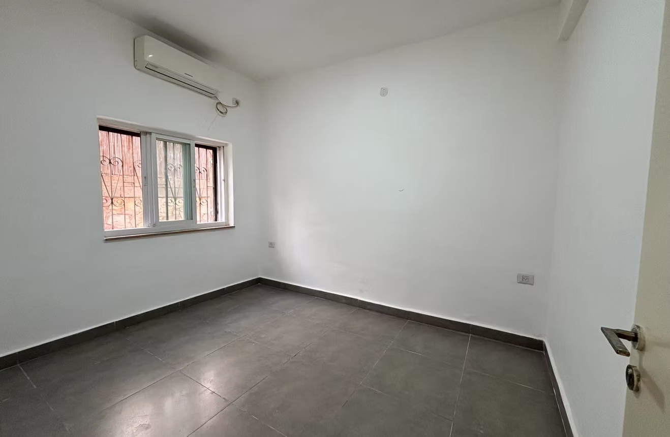 Exclusive for Sale in Nachlaot! backdrop