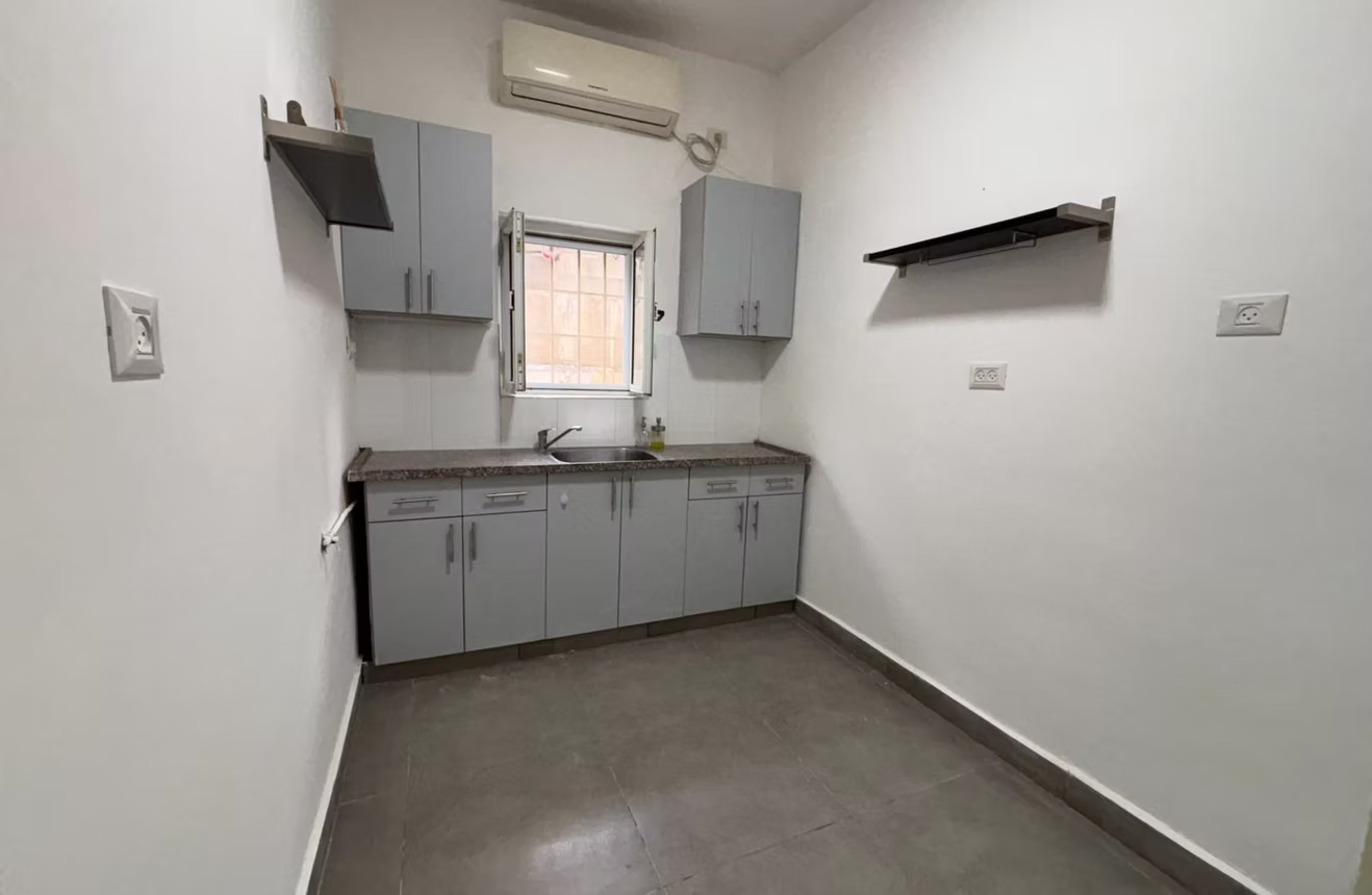 Exclusive for Sale in Nachlaot! photo 3